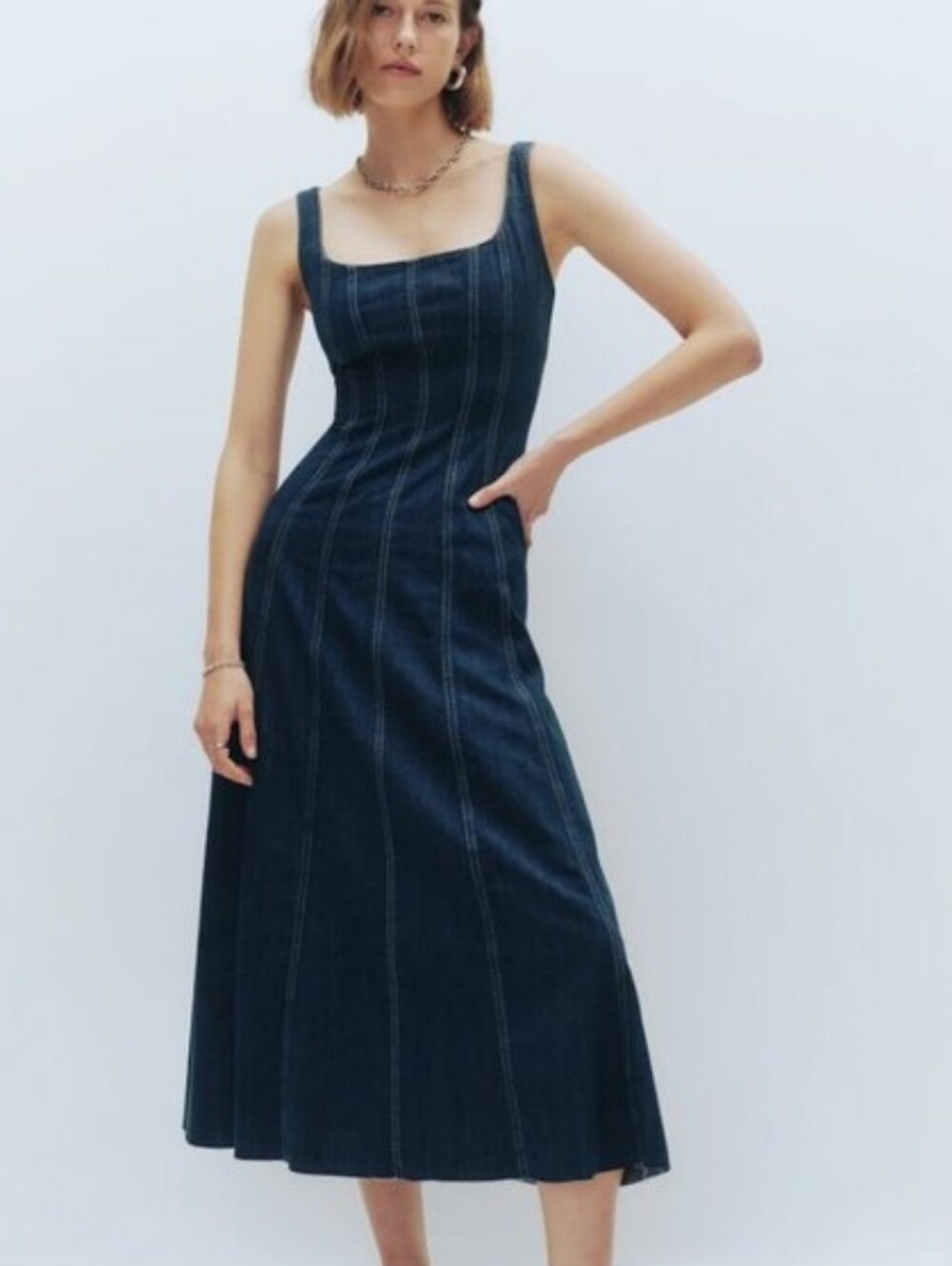 Reformation Amory Denim Midi Dress in Size 10 💙